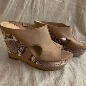 Franco Sarto wedges